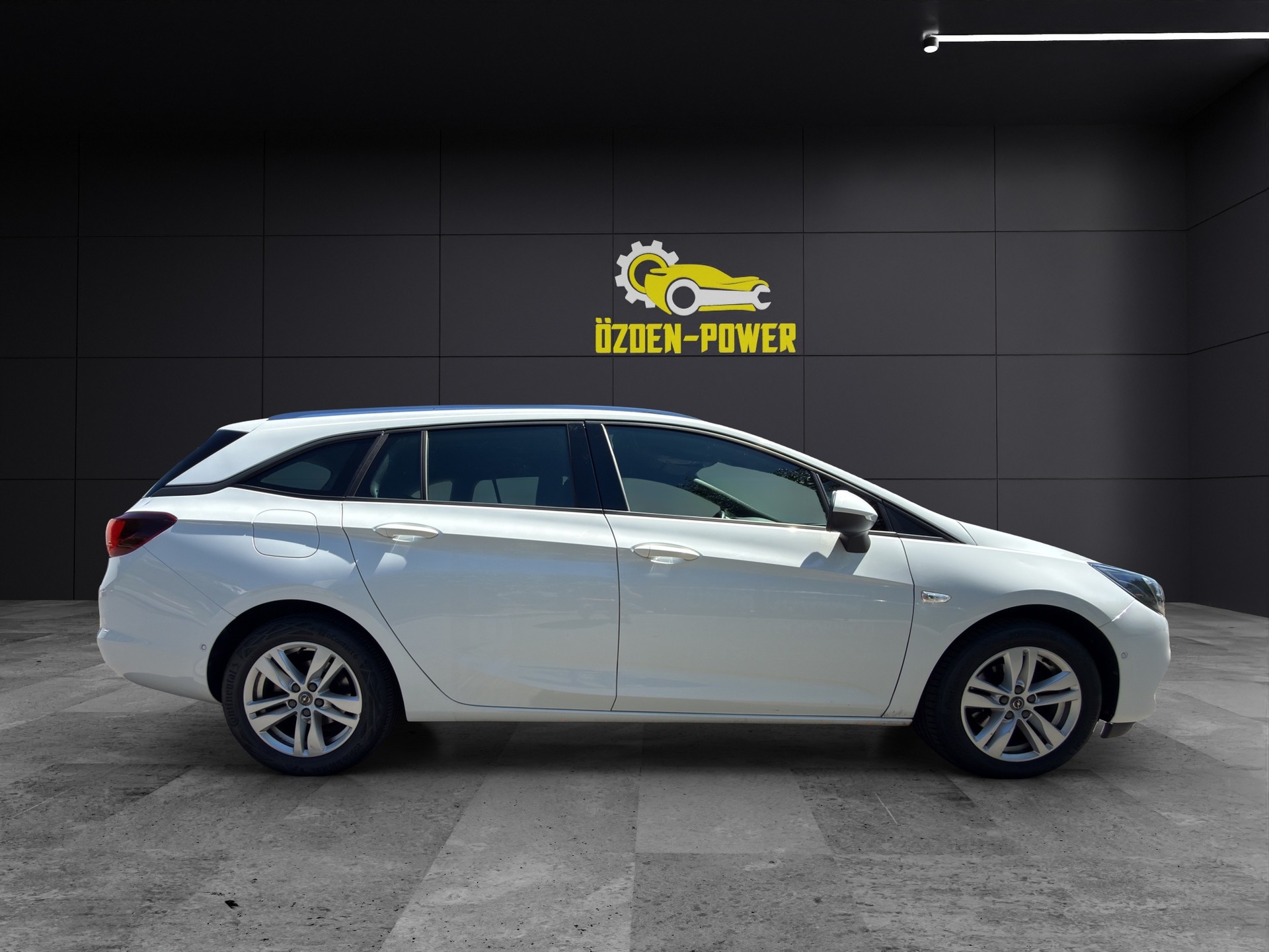 OPEL Astra Sports Tourer 1.5 CDTi Elegance *Spezialpreis*-showroom-element-3