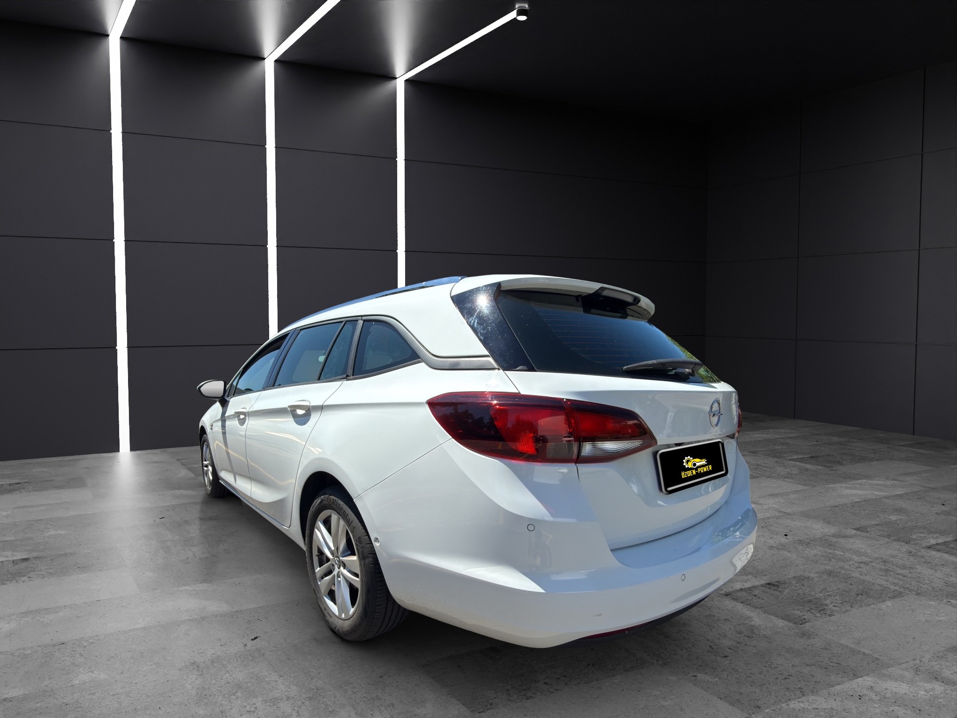 OPEL Astra Sports Tourer 1.5 CDTi Elegance *Spezialpreis*-image-5
