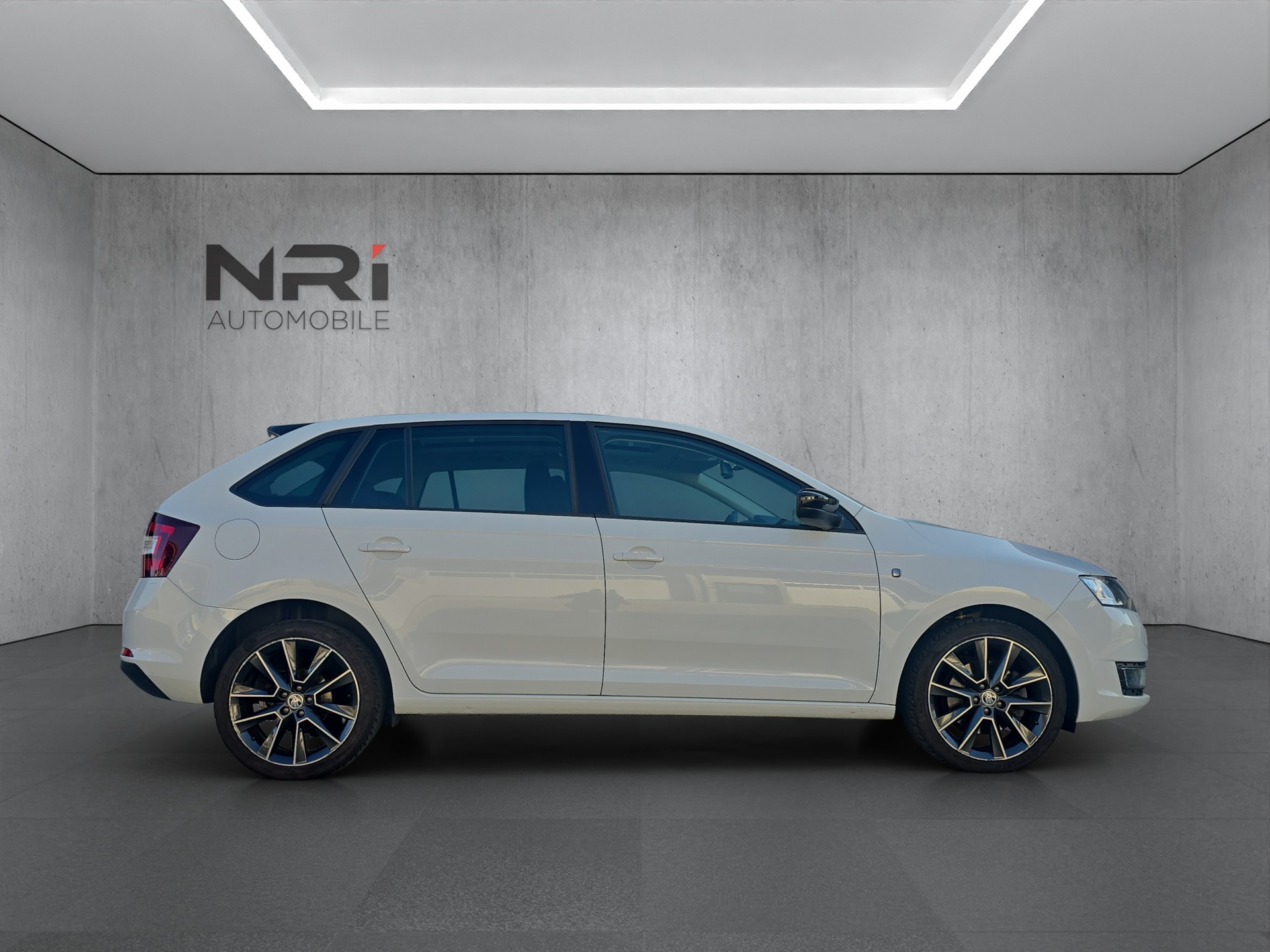 SKODA Rapid Spaceback 1.4 TSI Active DSG-image-3