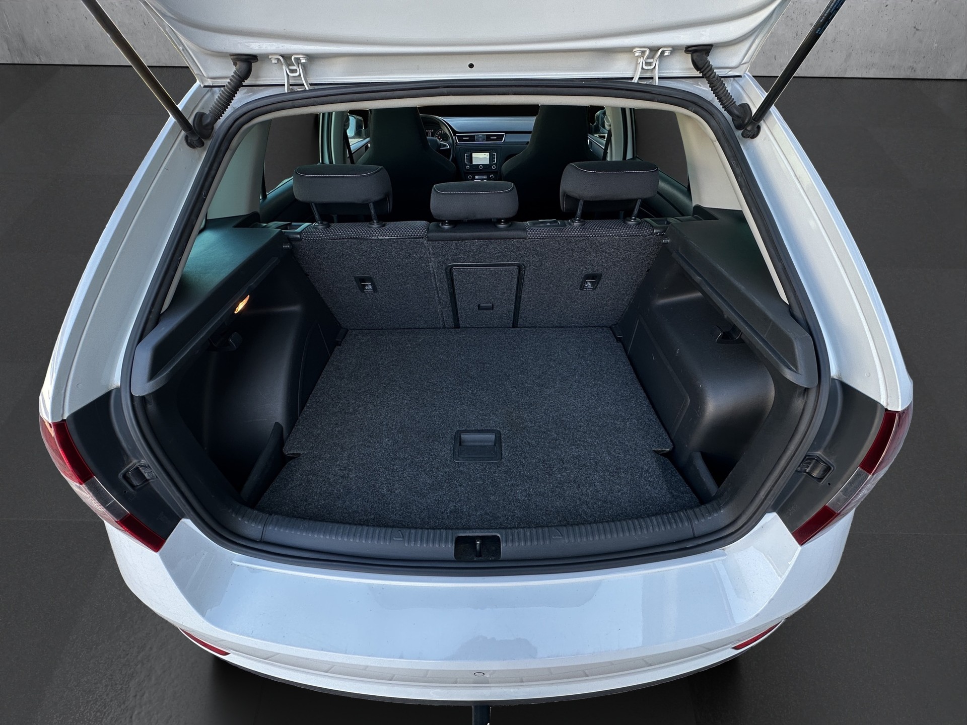 SKODA Rapid Spaceback 1.4 TSI Active DSG-image-14