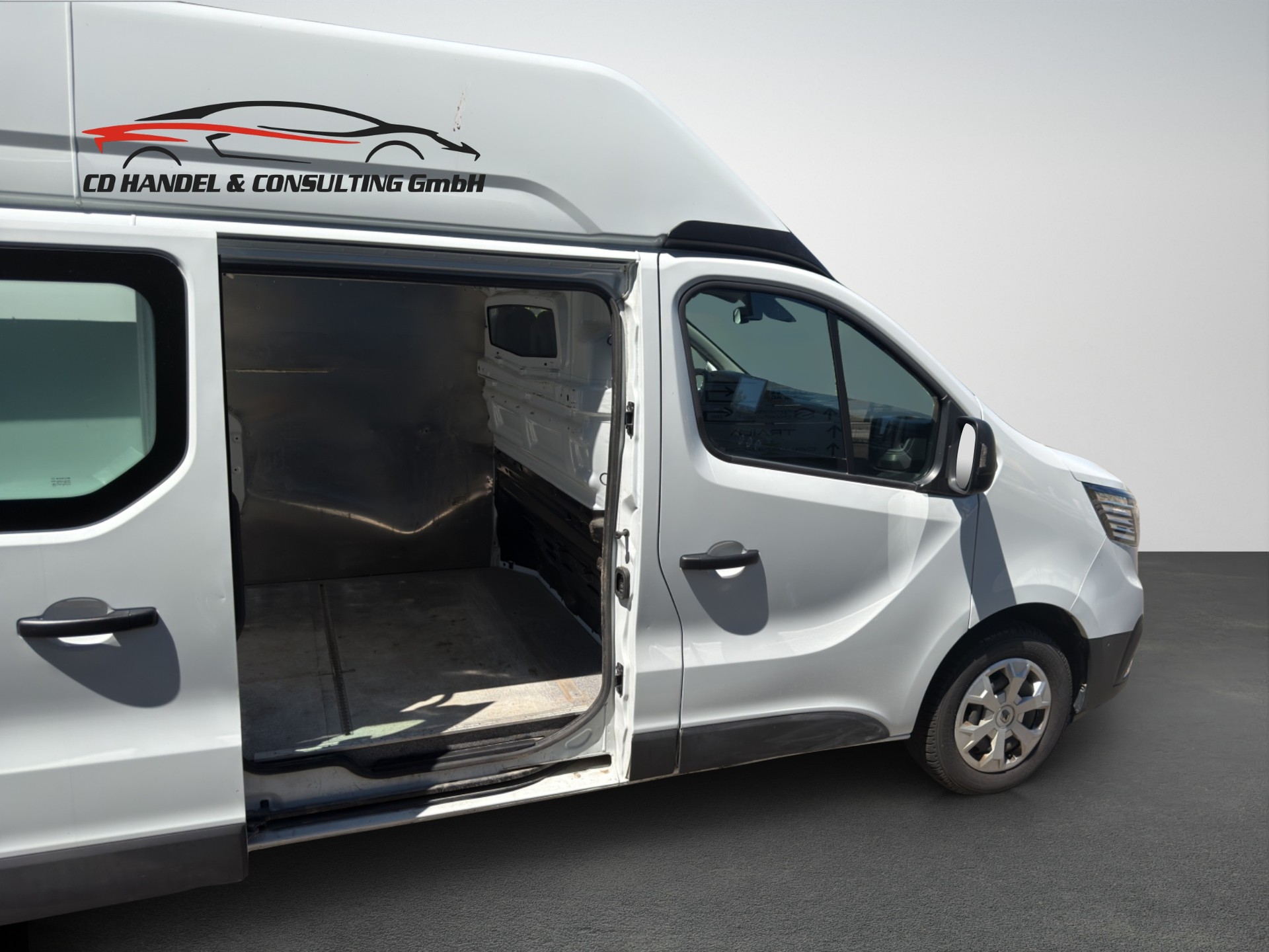 RENAULT Trafic 2.0 Blue dCi 150 Business L2H2 EN-image-12