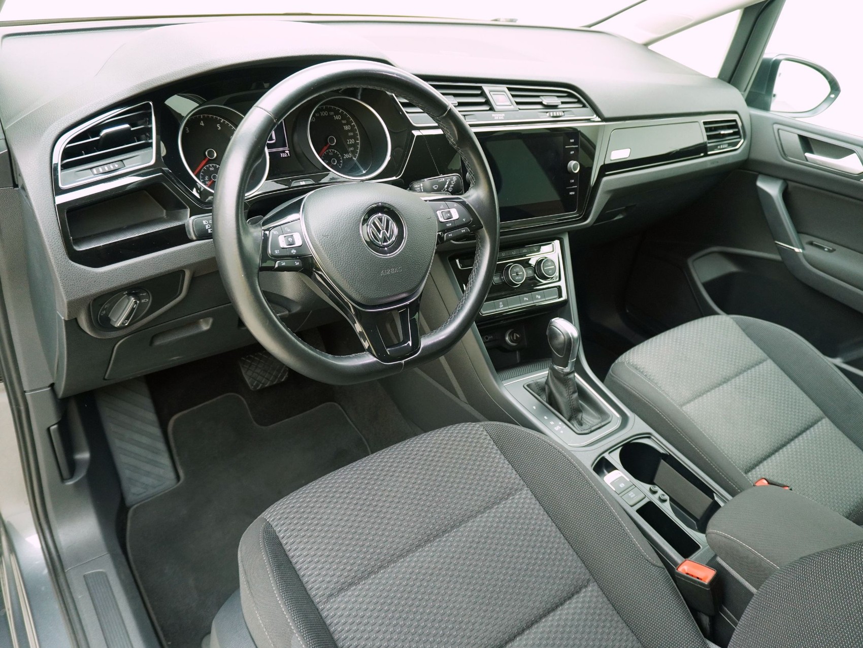 VW Touran 1.5 TSI DSG Comfortline-image-9