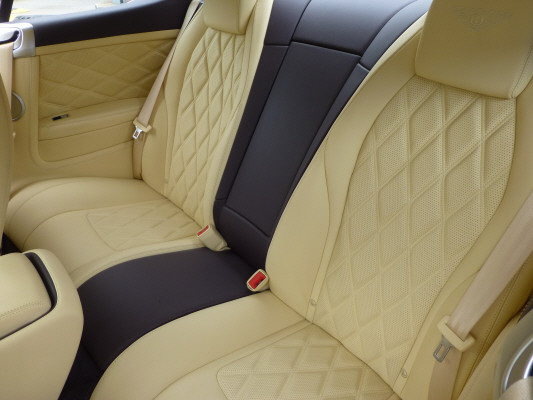 BENTLEY Continental GT 4.0 V8-image-14
