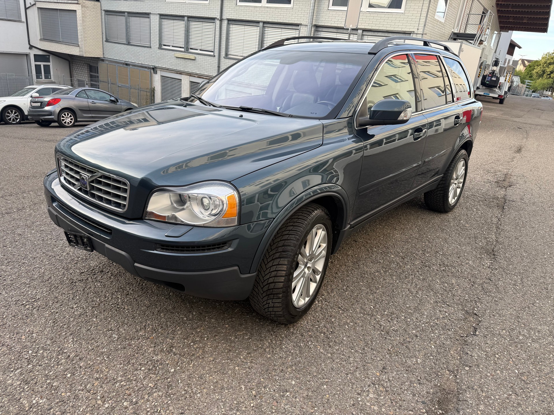 VOLVO XC90 D5 AWD Momentum-image-2