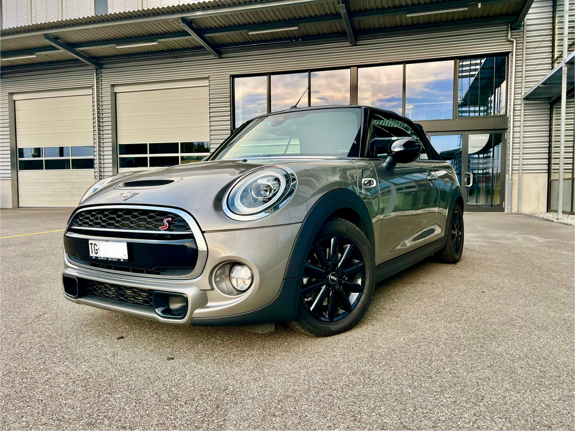 MINI Cooper S Cabriolet DKG-image-0