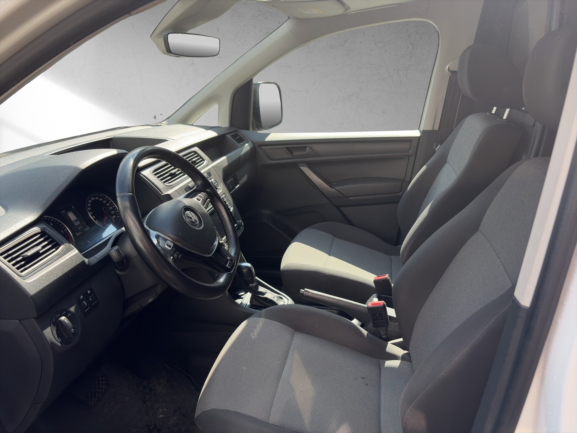 VW Caddy Maxi 2.0TDI 4Motion BlueMotion Technology DSG-image-8