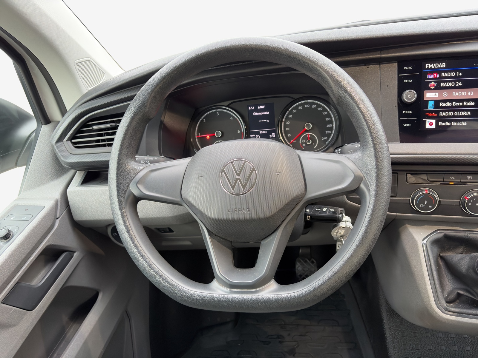 VW T6.1 2.0 TDI-image-9