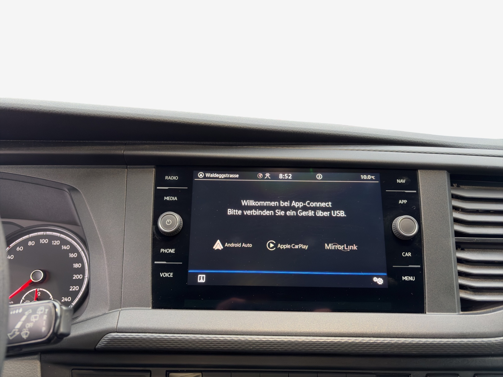 VW T6.1 2.0 TDI-image-14