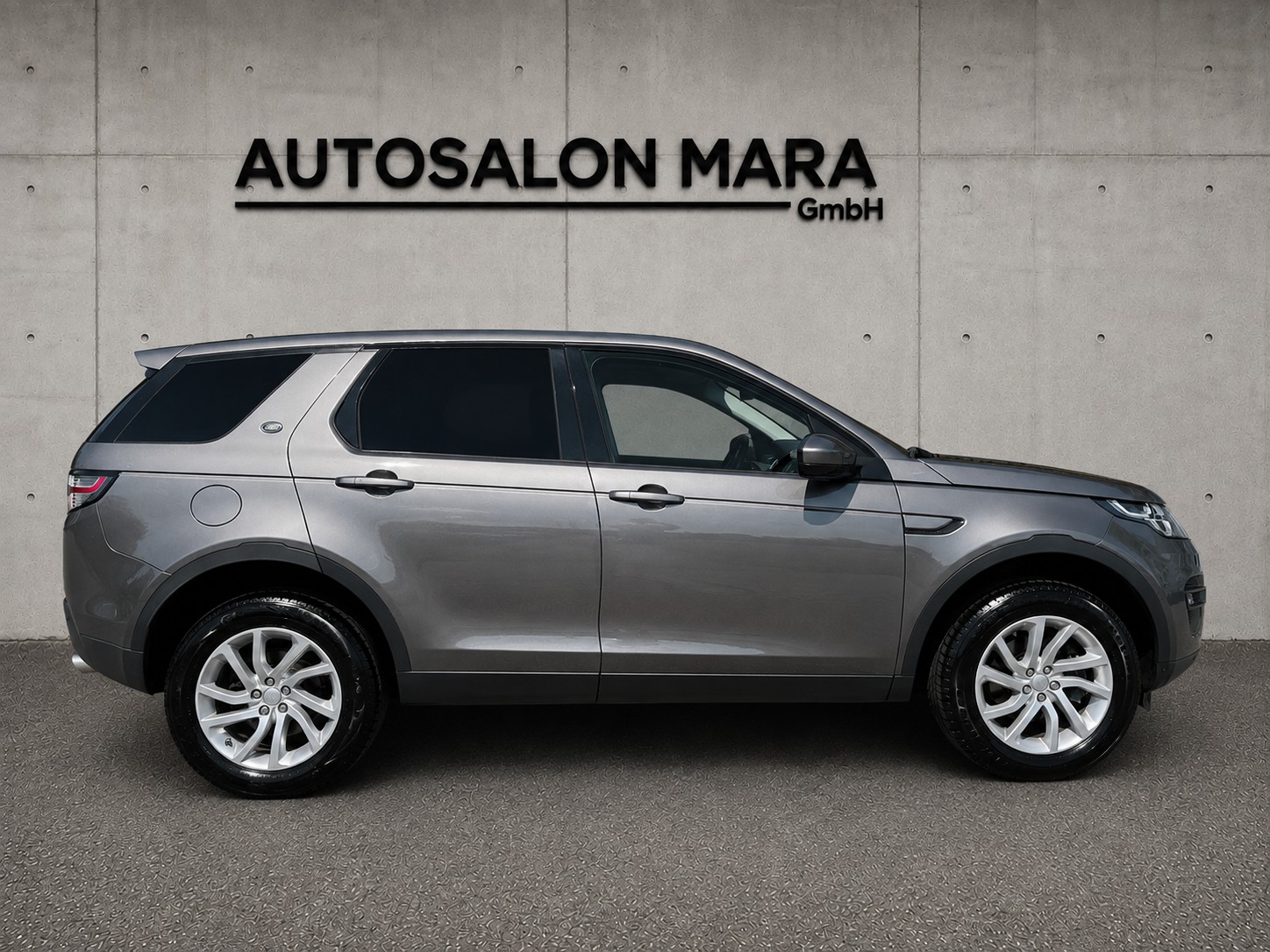 LAND ROVER Discovery Sport 2.0 TD4 SE AT9-image-6