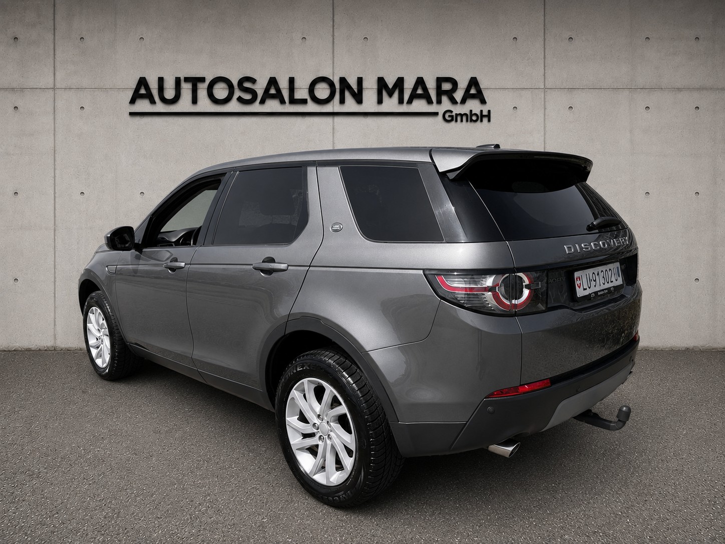 LAND ROVER Discovery Sport 2.0 TD4 SE AT9-image-3