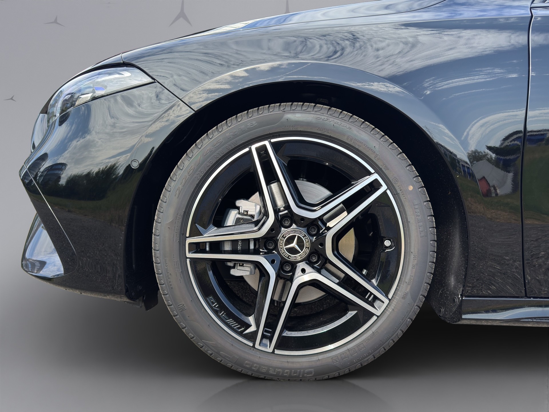 MERCEDES-BENZ A 200 Night Star AMG Line-image-2