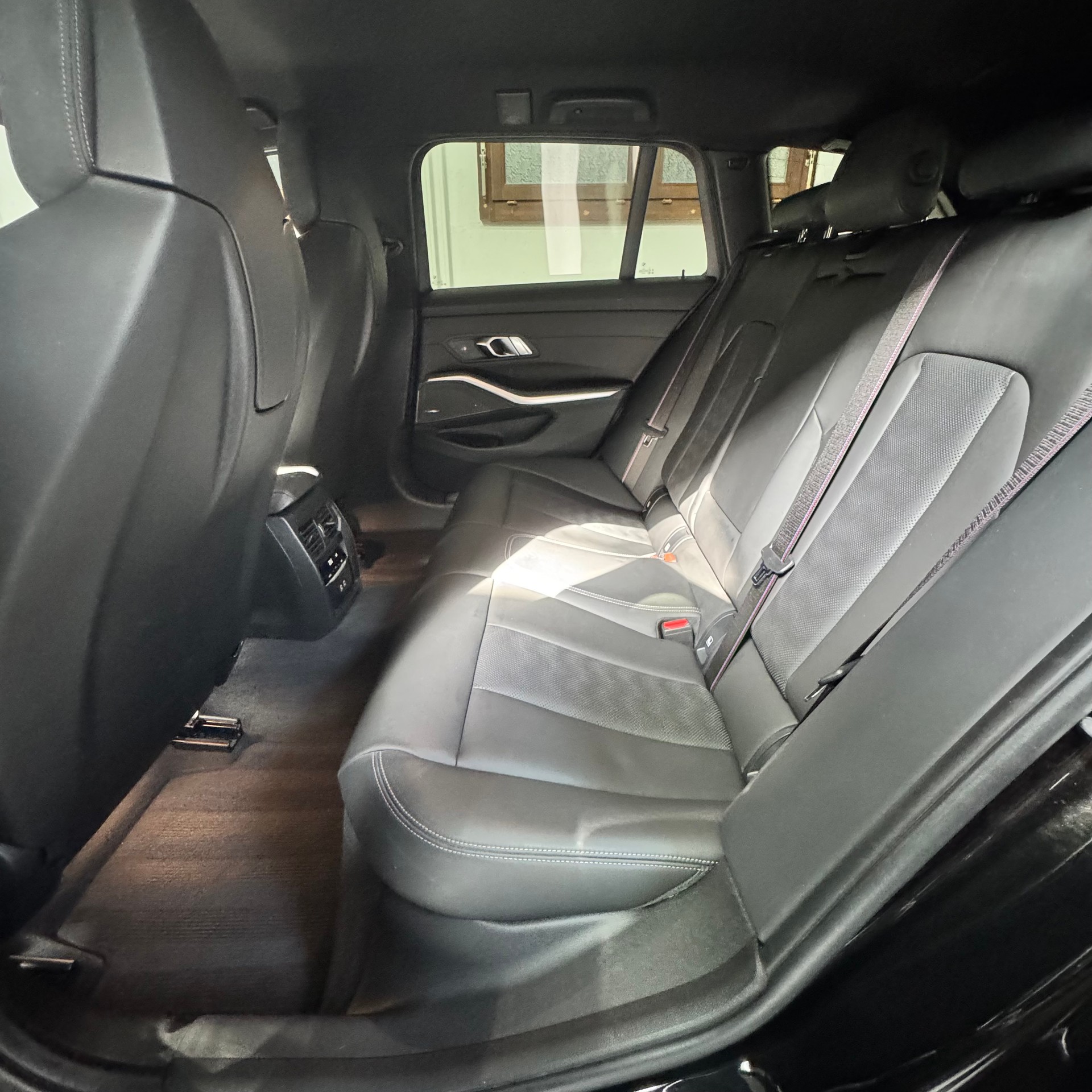 BMW M3 Touring xDrive Competition M-image-13