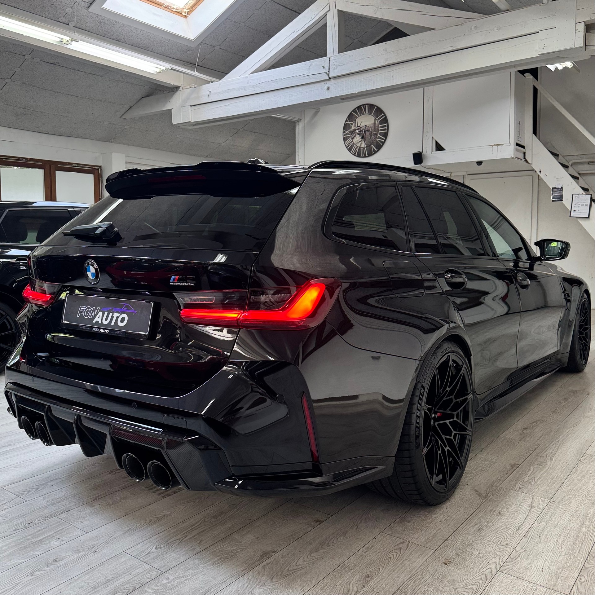 BMW M3 Touring xDrive Competition M-image-3
