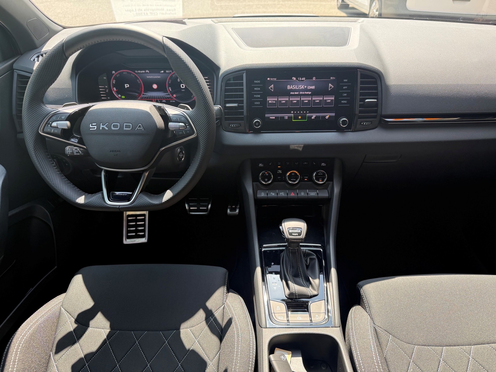 SKODA Karoq 2.0 TSI SportLine 4x4 DSG-image-7