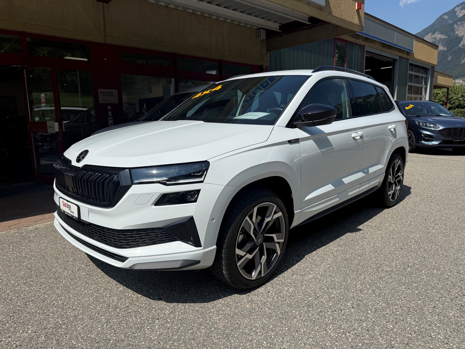 SKODA Karoq 2.0 TSI SportLine 4x4 DSG-image-1