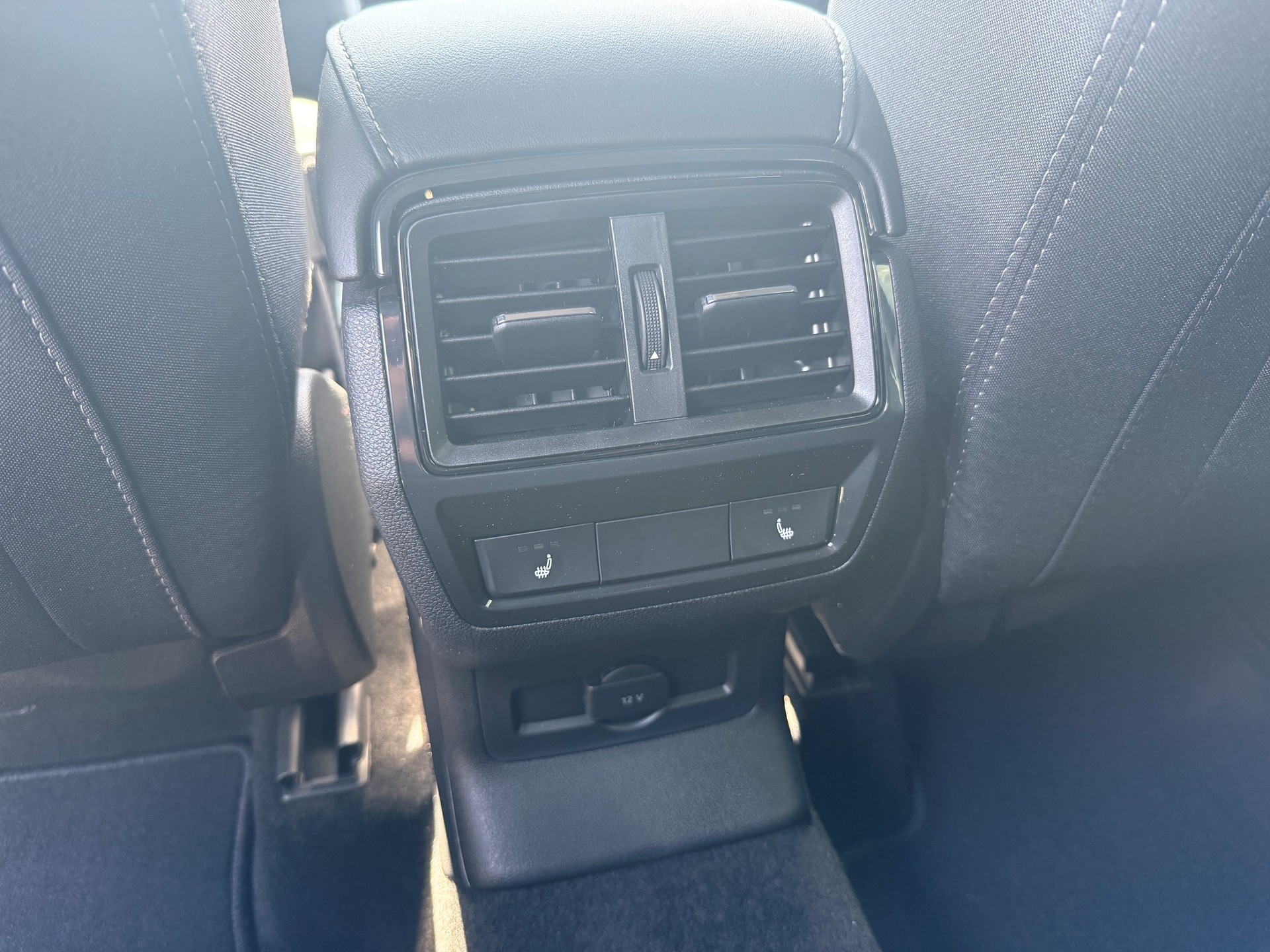 SKODA Karoq 2.0 TSI SportLine 4x4 DSG-image-11