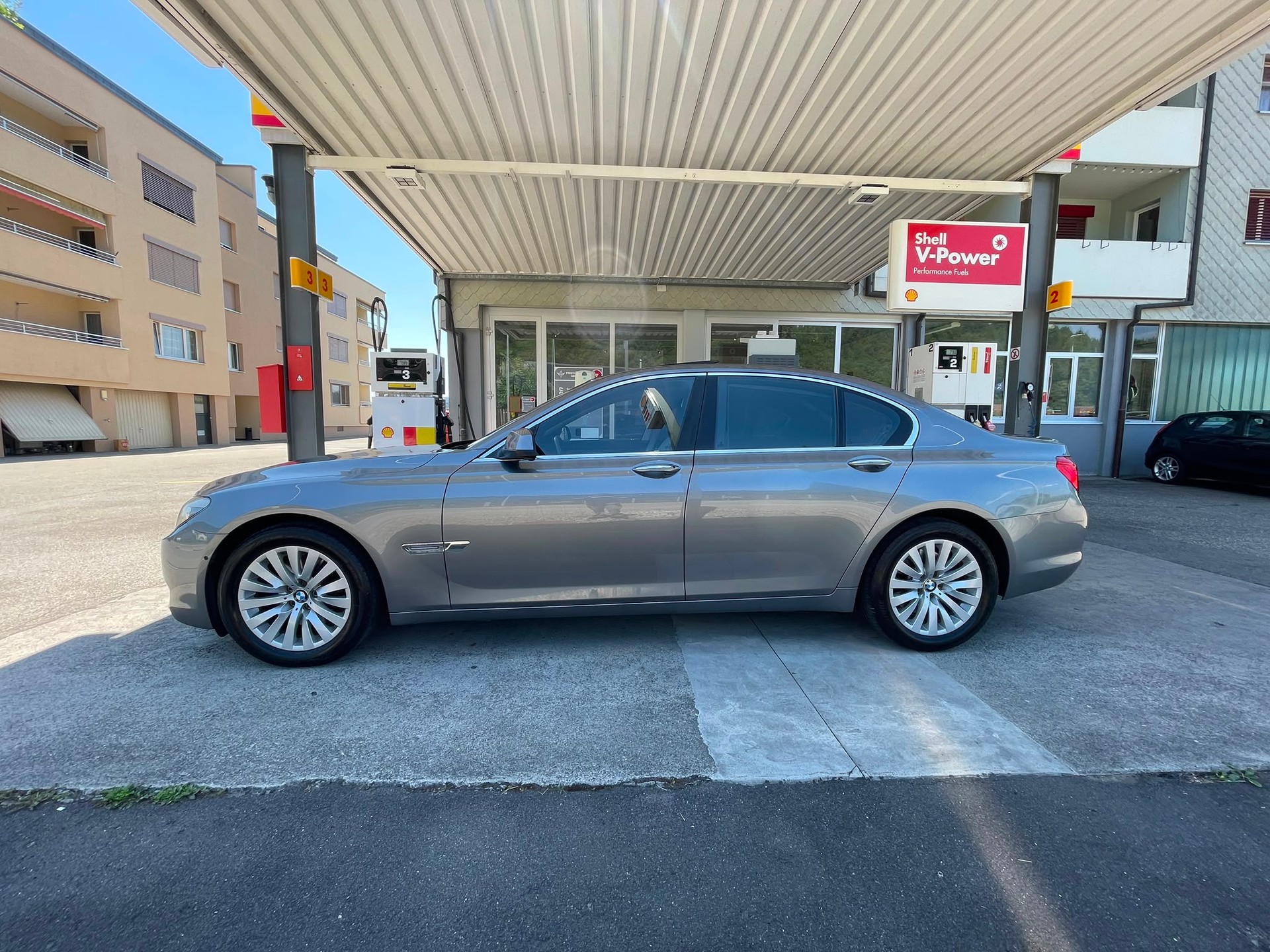 BMW 730d-image-6