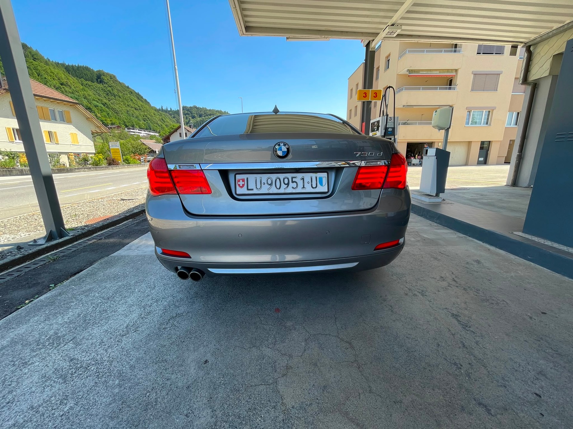 BMW 730d-image-4