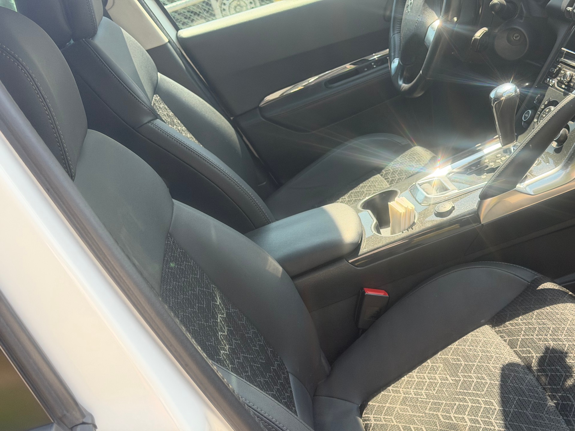 PEUGEOT 3008 1.6 1THP Allure Tiptronic-image-6