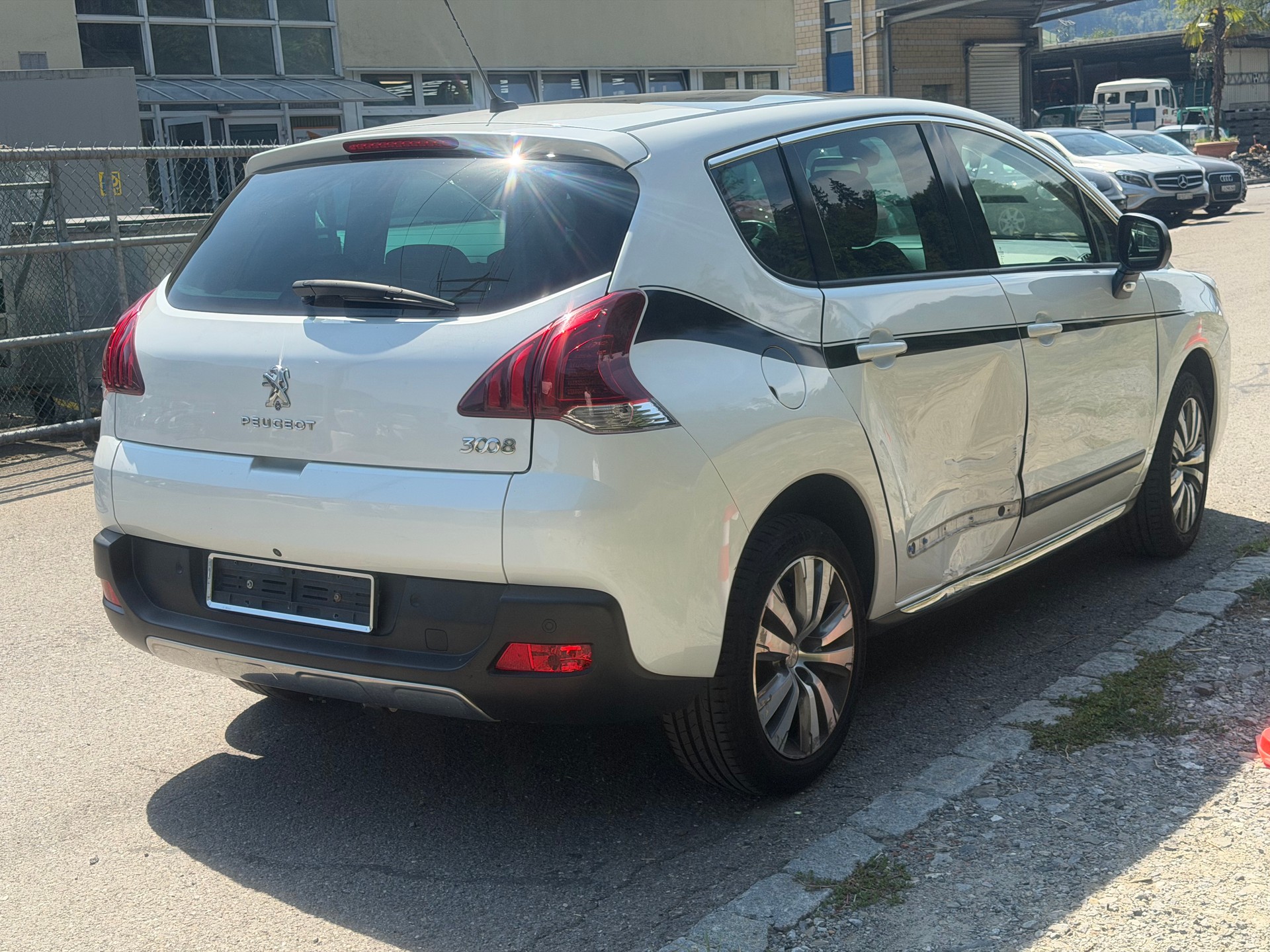 PEUGEOT 3008 1.6 1THP Allure Tiptronic-image-3