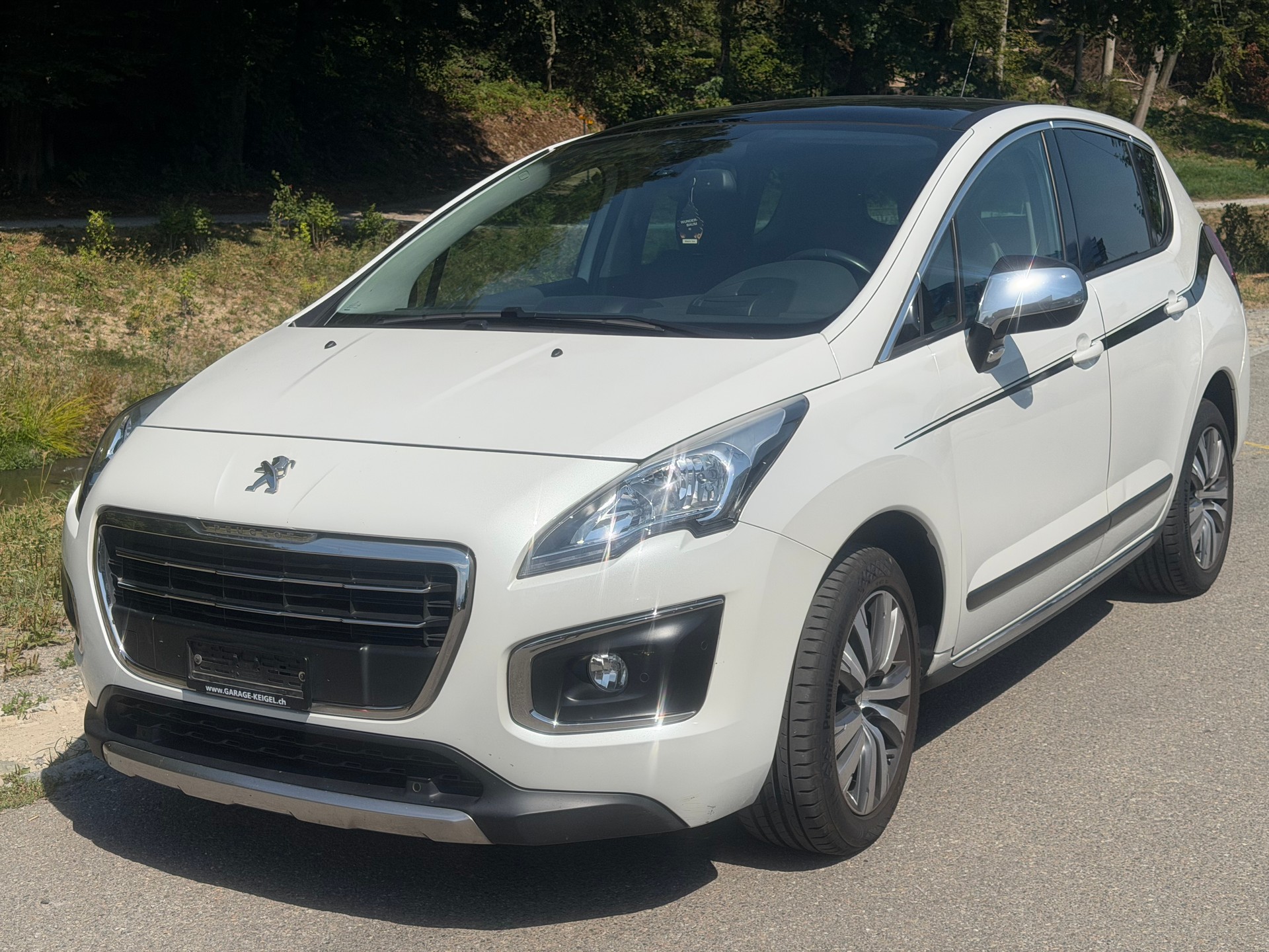 PEUGEOT 3008 1.6 1THP Allure Tiptronic-image-0