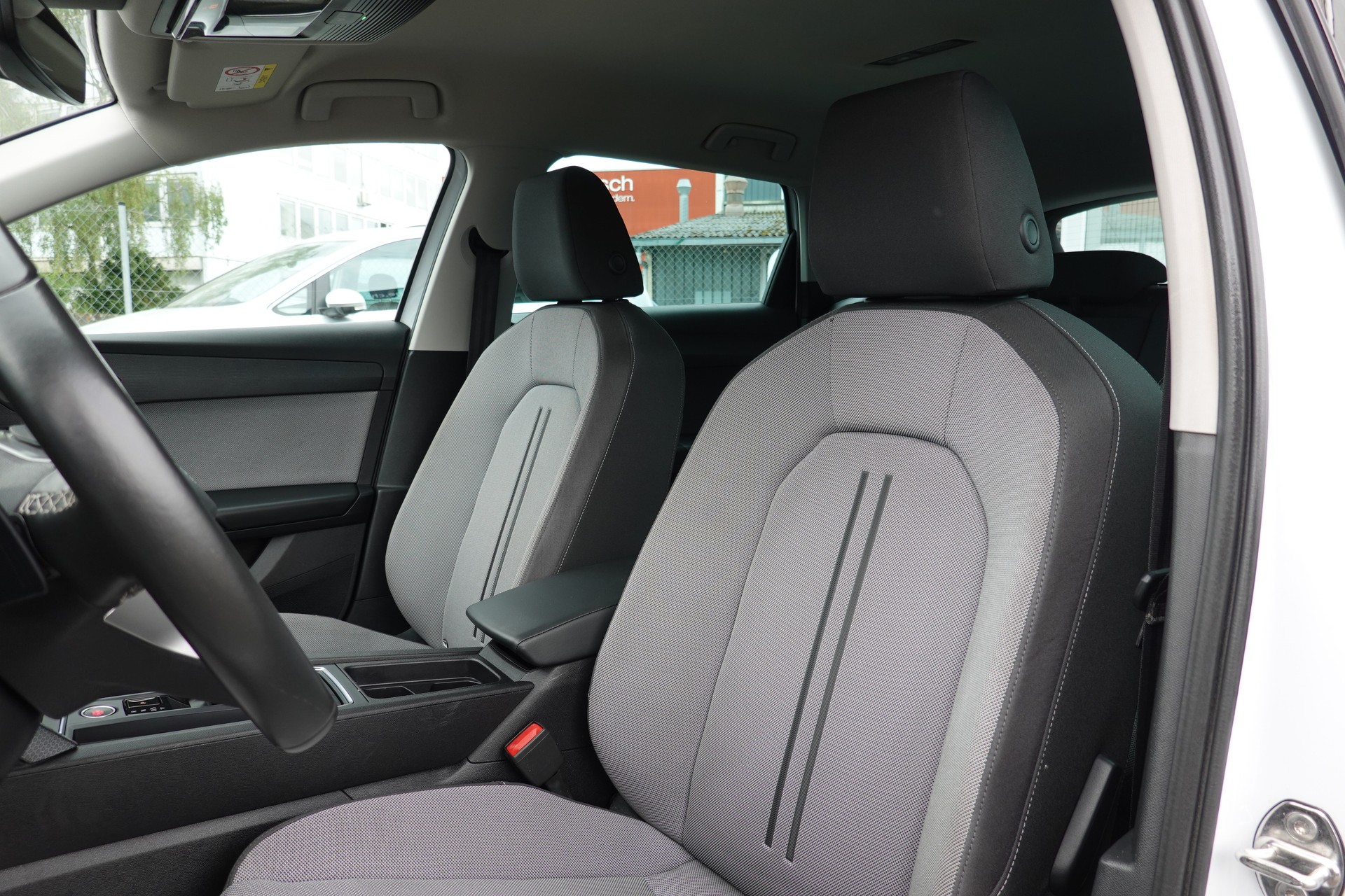 SEAT LEON ST 1.5 - eTSI -MHEV - DSG - "STYLE" - 150 PS-image-13