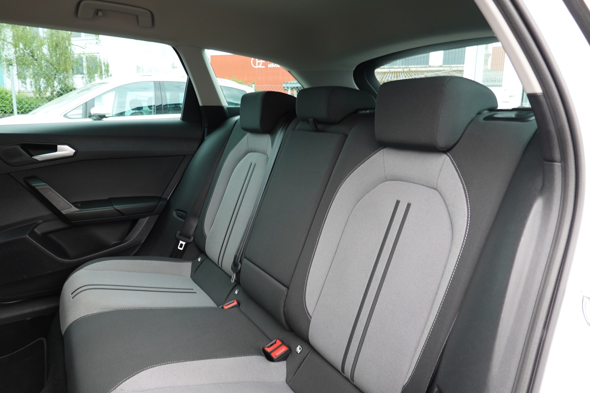 SEAT LEON ST 1.5 - eTSI -MHEV - DSG - "STYLE" - 150 PS-image-14