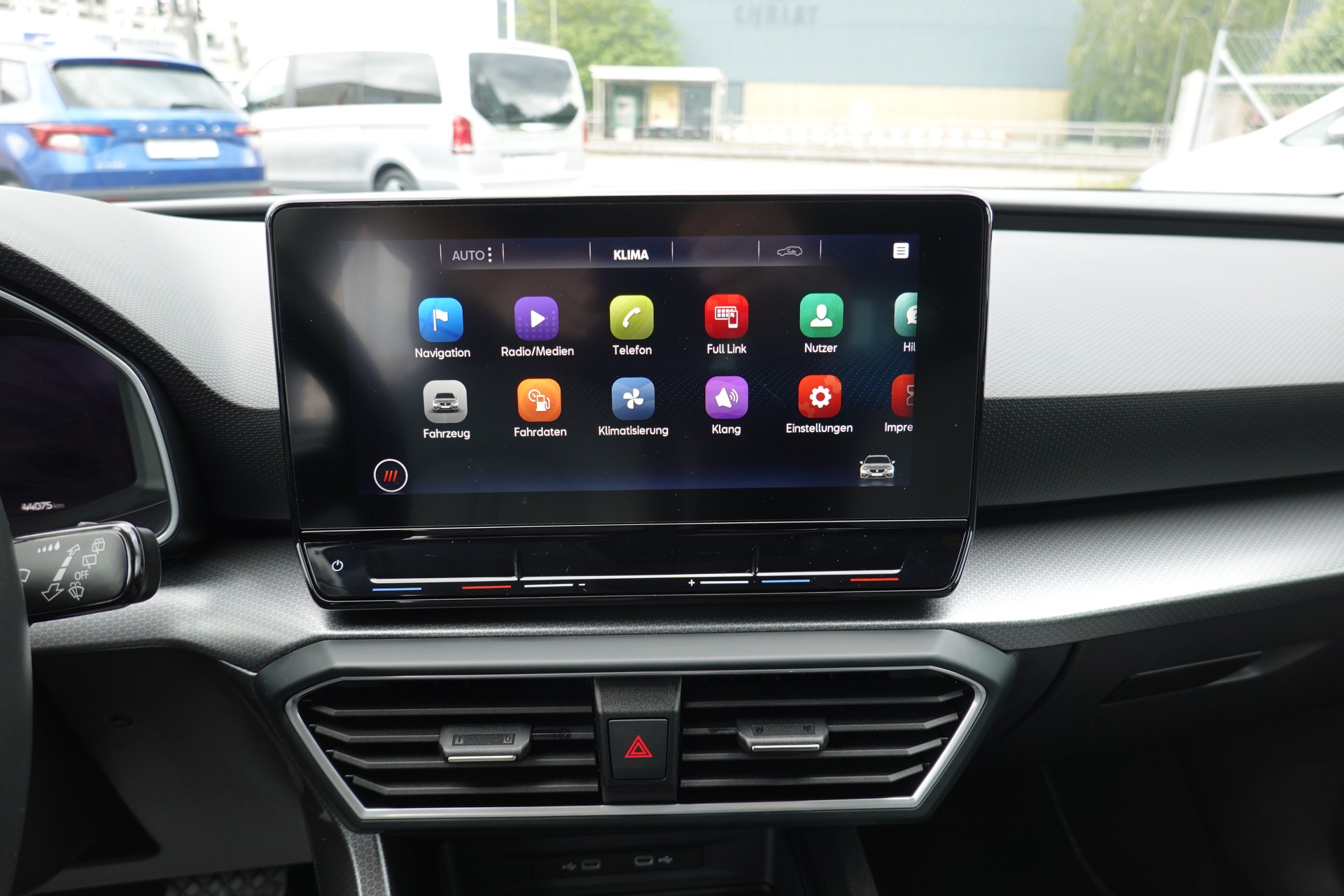 SEAT LEON ST 1.5 - eTSI -MHEV - DSG - "STYLE" - 150 PS-image-10