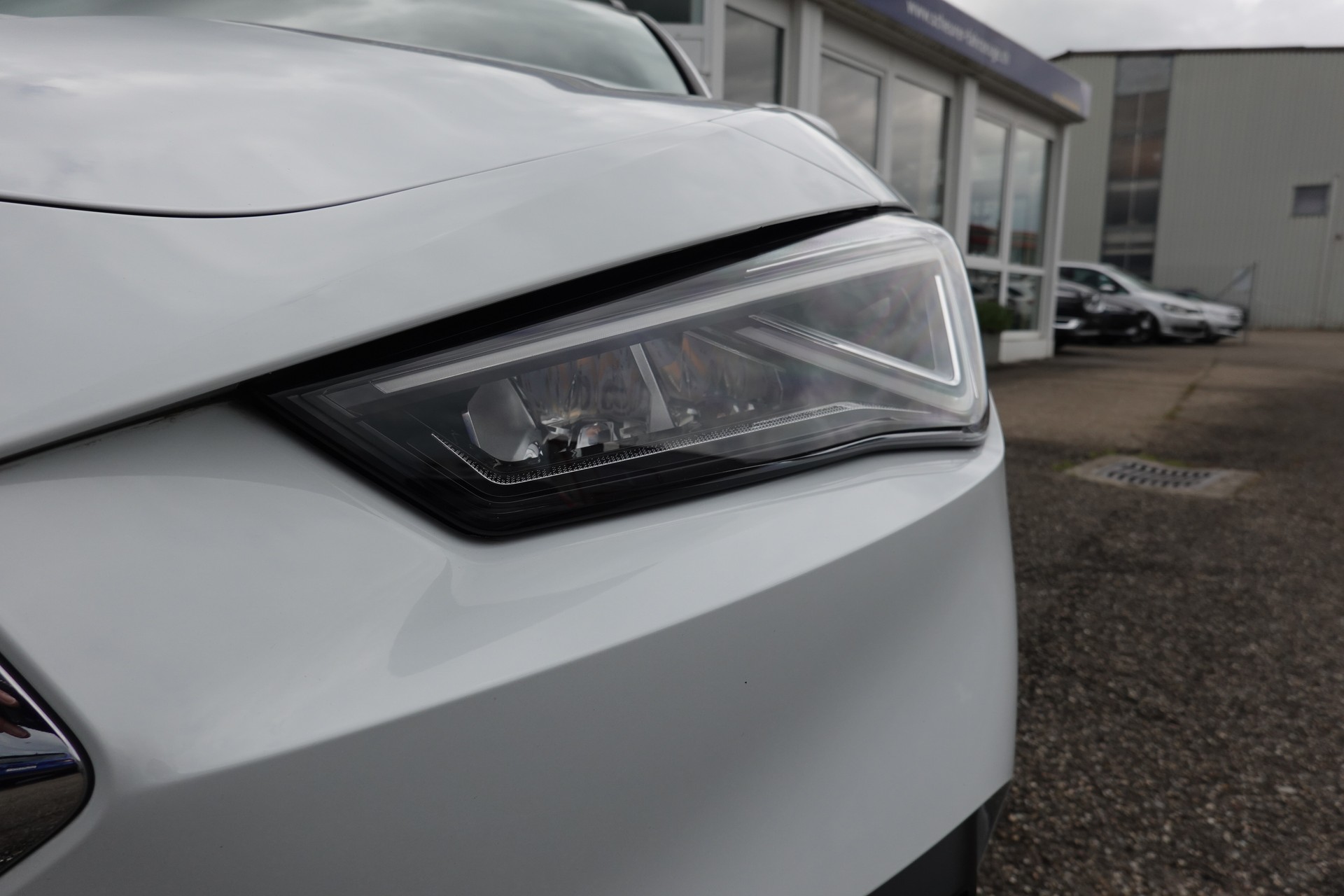 SEAT LEON ST 1.5 - eTSI -MHEV - DSG - "STYLE" - 150 PS-image-6