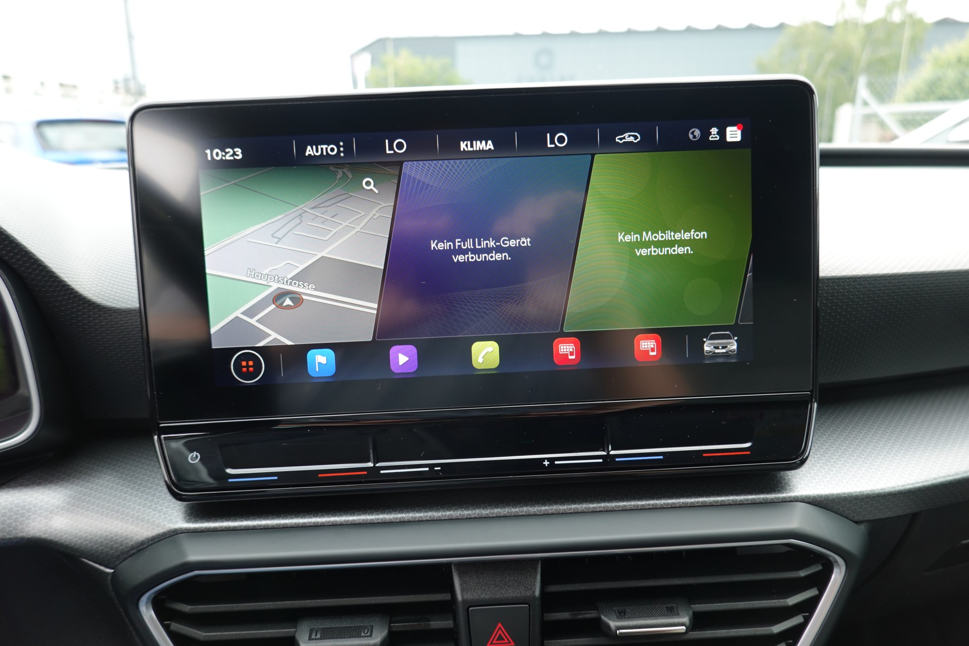 SEAT LEON ST 1.5 - eTSI -MHEV - DSG - "STYLE" - 150 PS-image-12