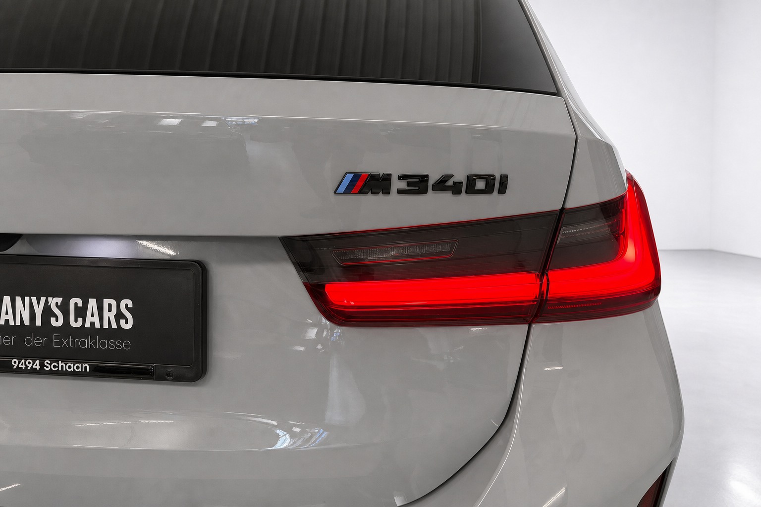 BMW M340i xDrive 48V Touring Steptronic M Performance-image-8