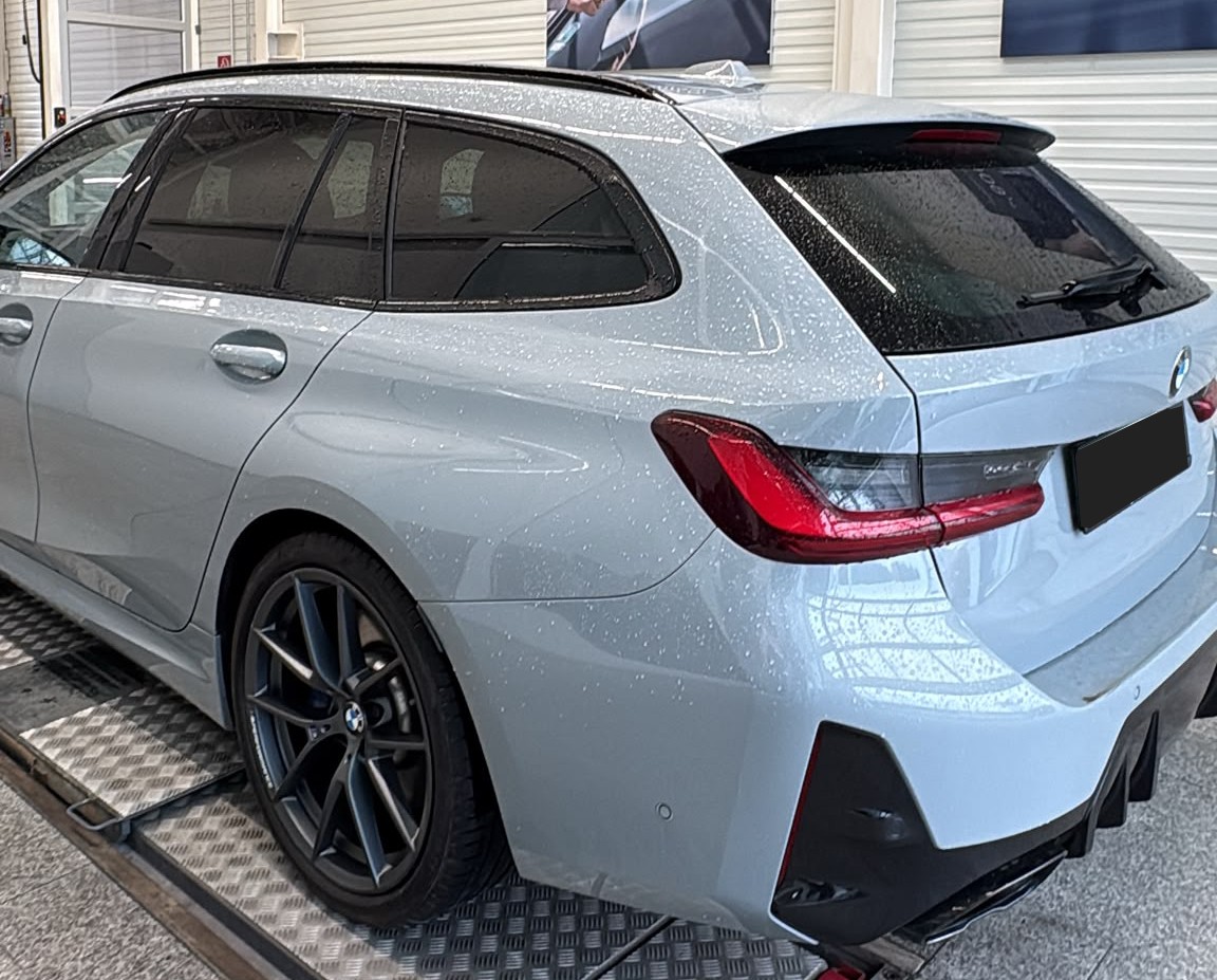BMW M340i xDrive 48V Touring Steptronic M Performance-showroom-element-2