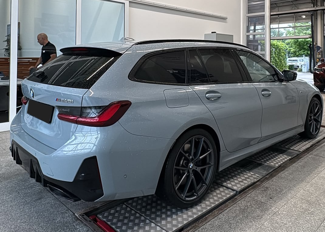 BMW M340i xDrive 48V Touring Steptronic M Performance-showroom-element-2