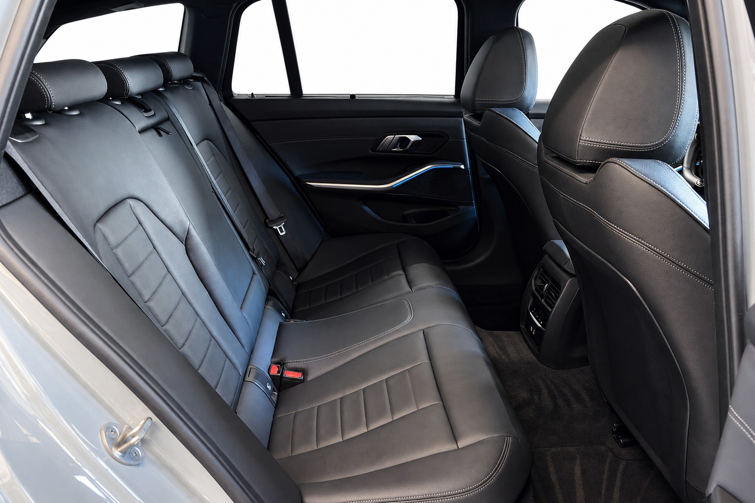 BMW M340i xDrive 48V Touring Steptronic M Performance-image-19