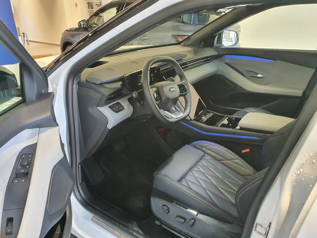 FORD Explorer Extended Range Premium AWD-image-7