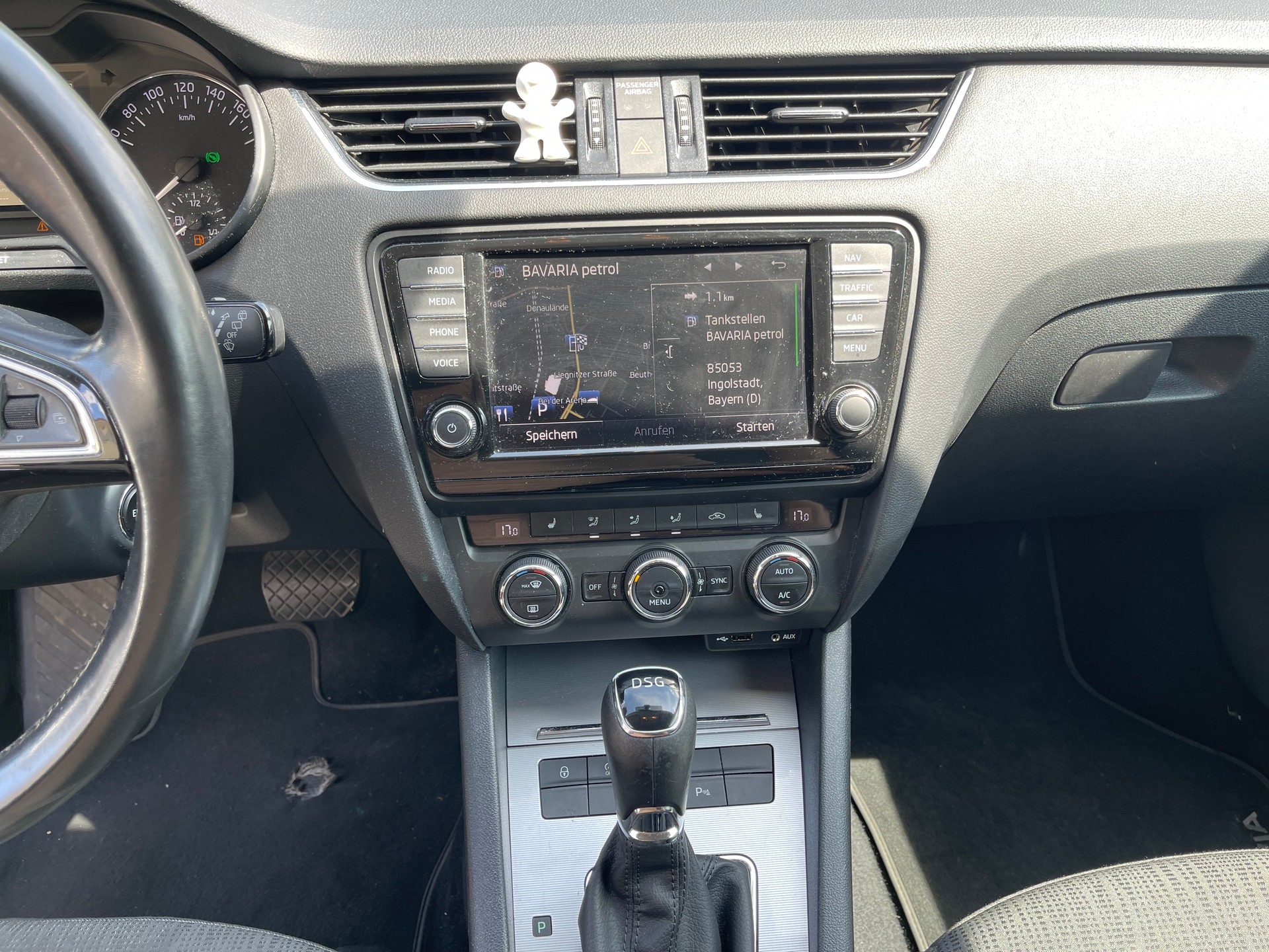 SKODA Octavia Combi 2.0 TDI Style DSG-image-10