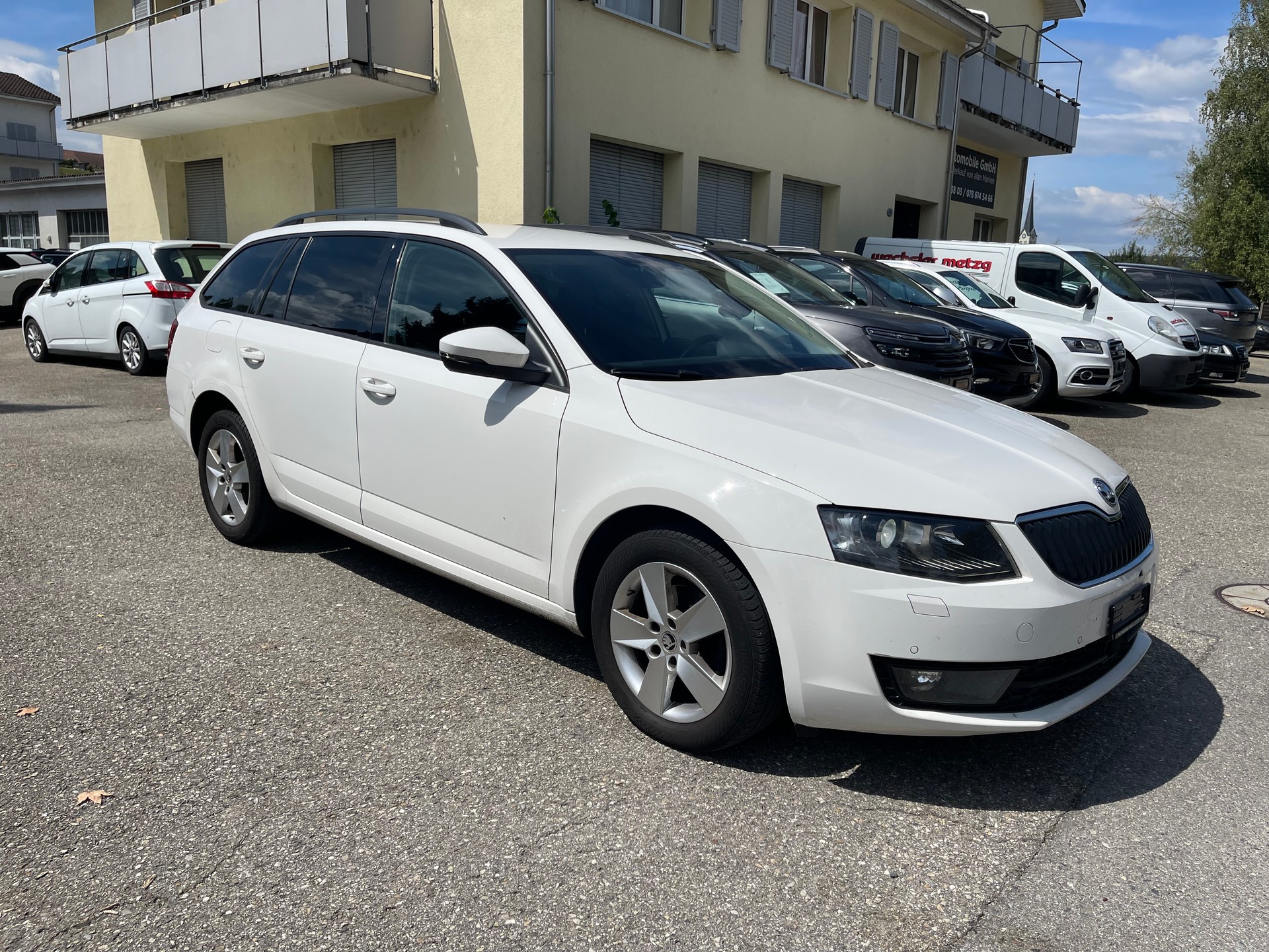 SKODA Octavia Combi 2.0 TDI Style DSG-image-5