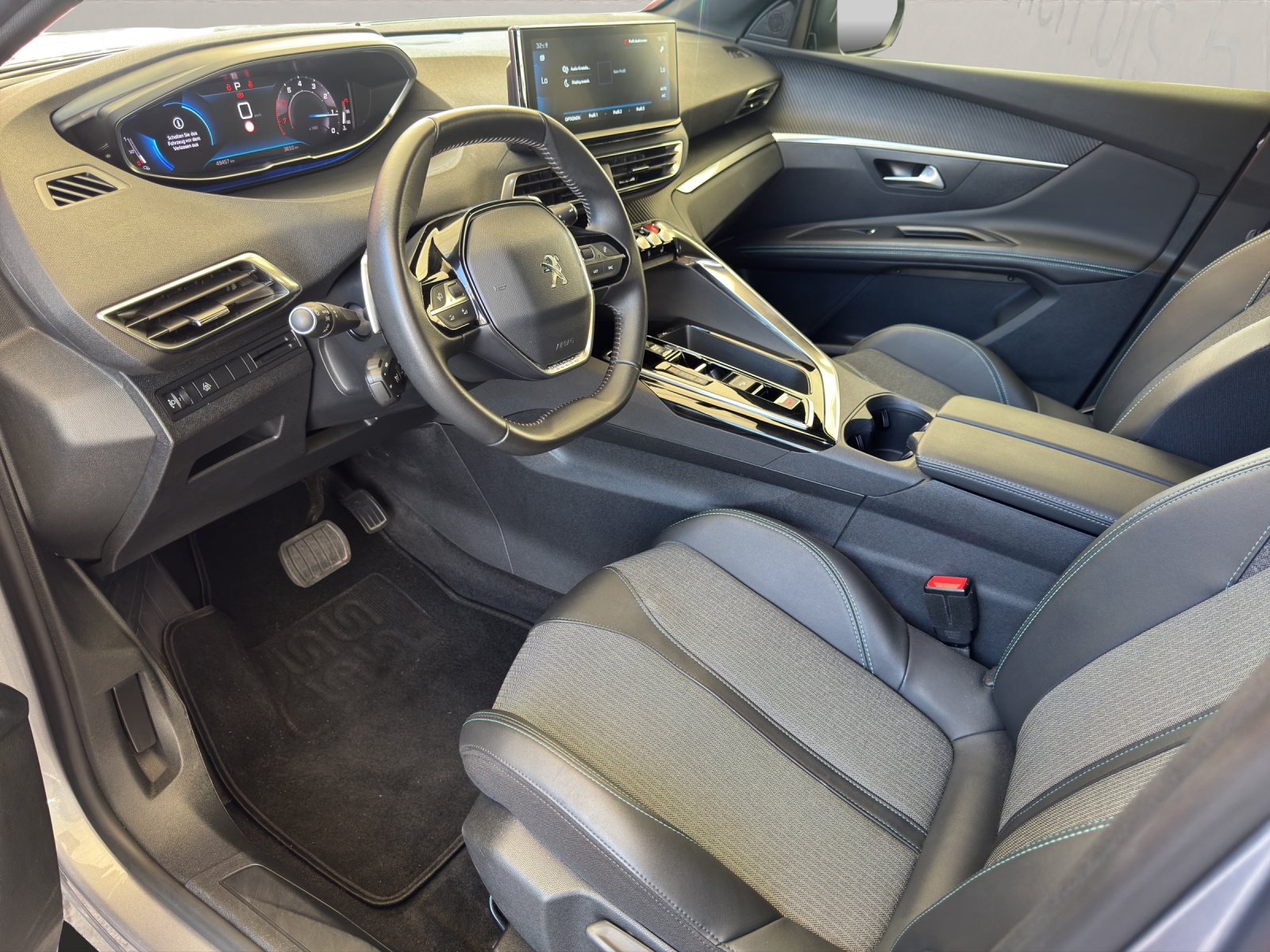 PEUGEOT 3008 1.2 PureTech Allure Pack-image-10