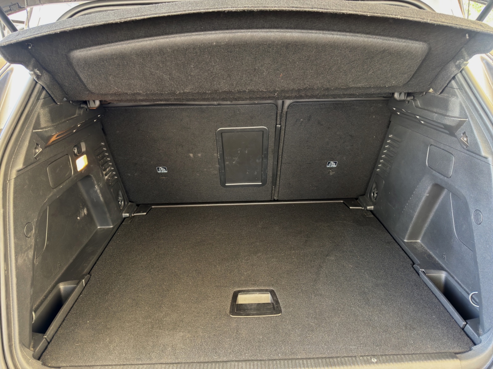 PEUGEOT 3008 1.2 PureTech Allure Pack-image-21