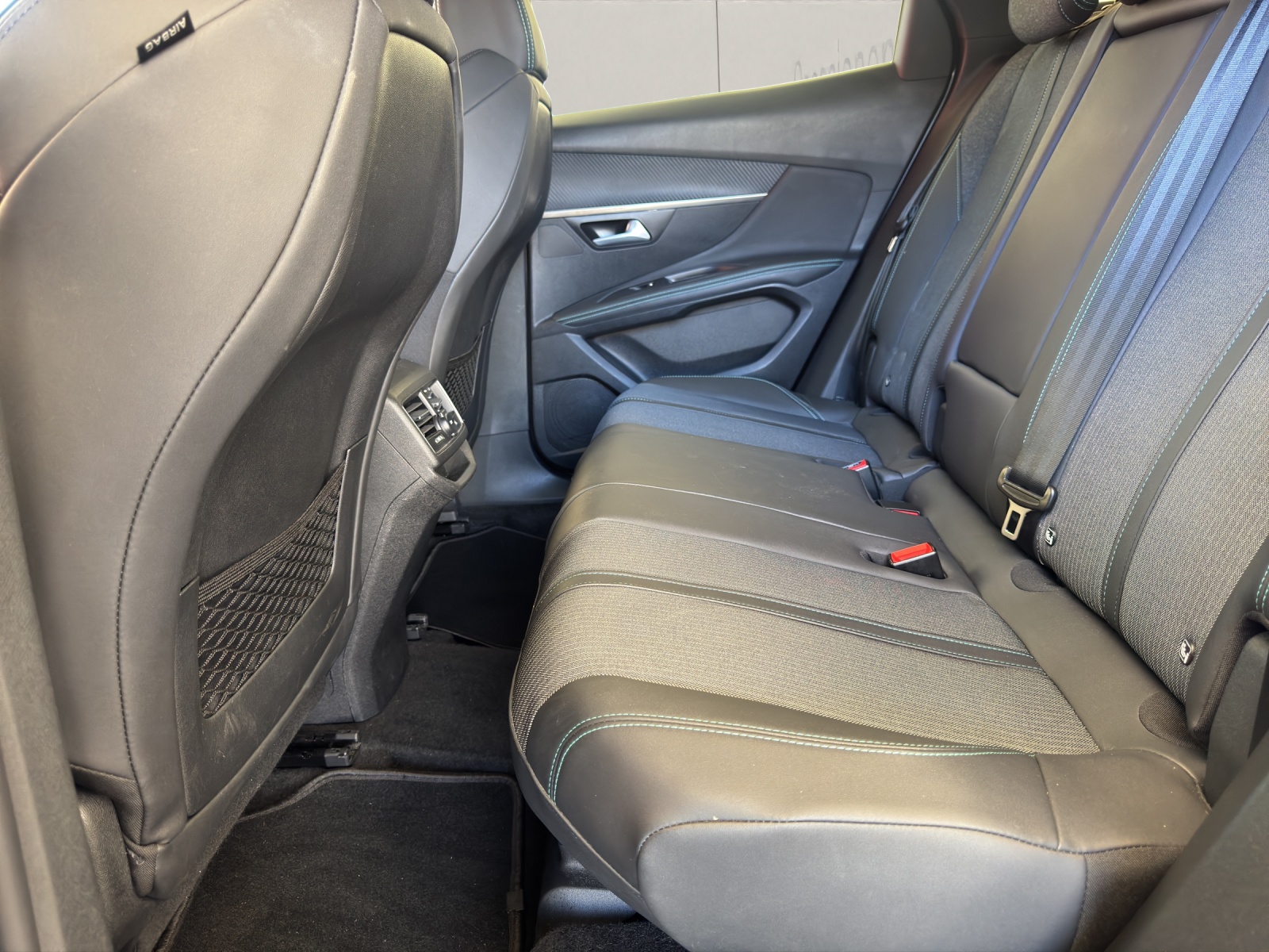 PEUGEOT 3008 1.2 PureTech Allure Pack-image-20