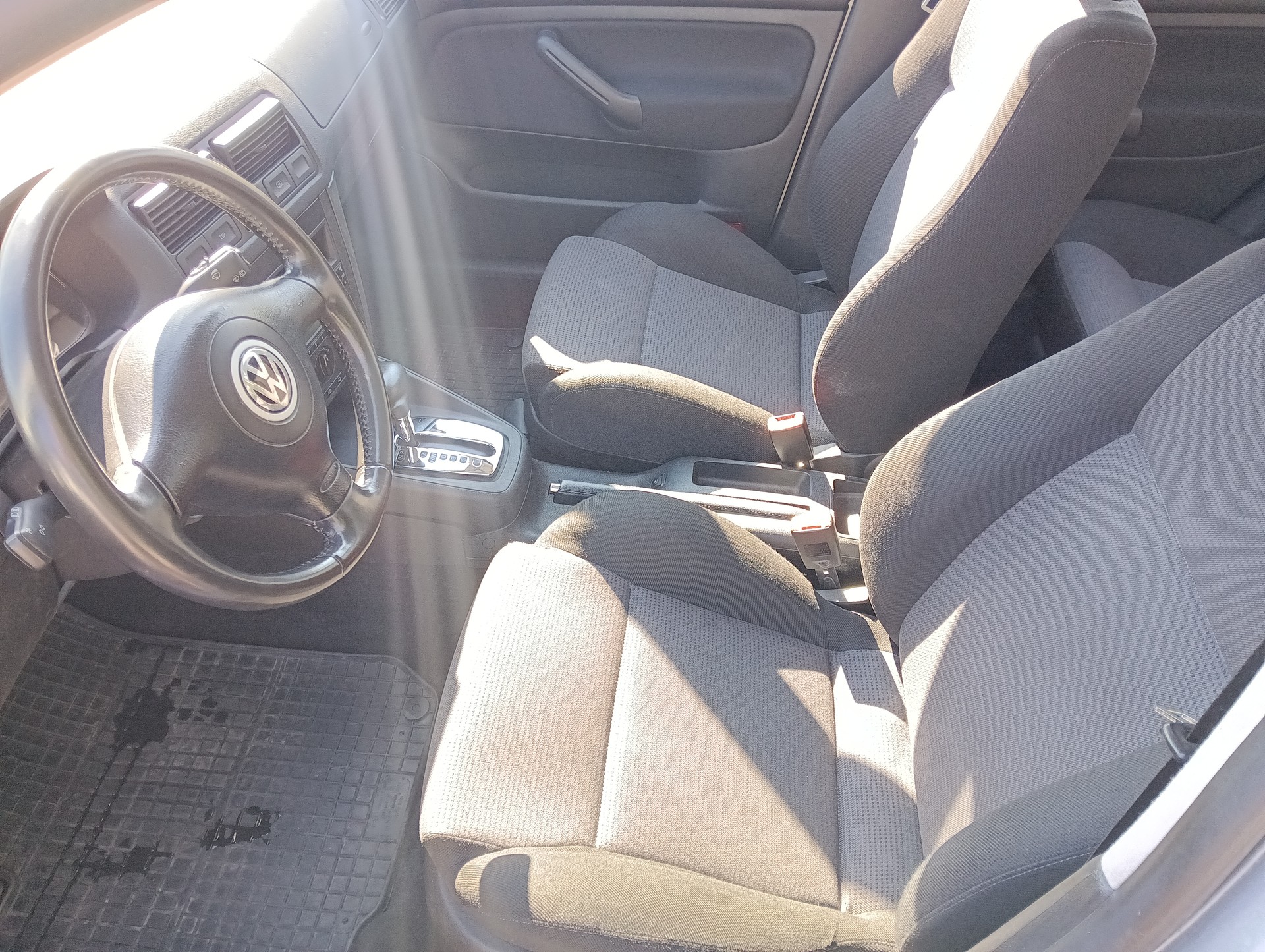 VW Golf Variant 1.6 Comfortline Automatic-image-11