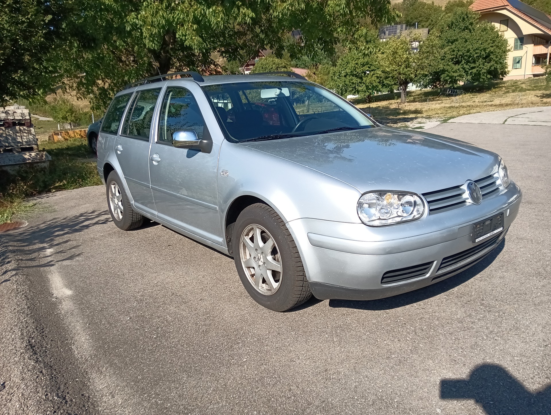VW Golf Variant 1.6 Comfortline Automatic-image-2