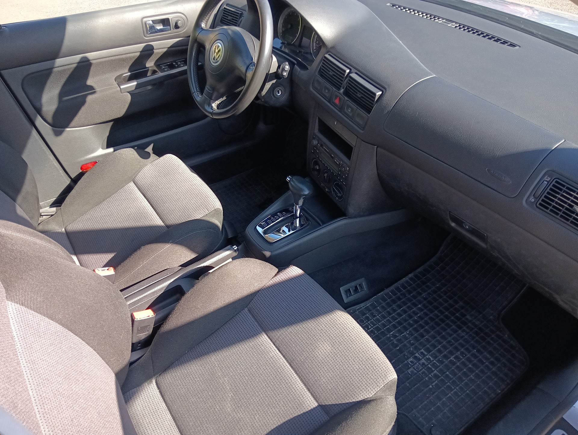 VW Golf Variant 1.6 Comfortline Automatic-image-7