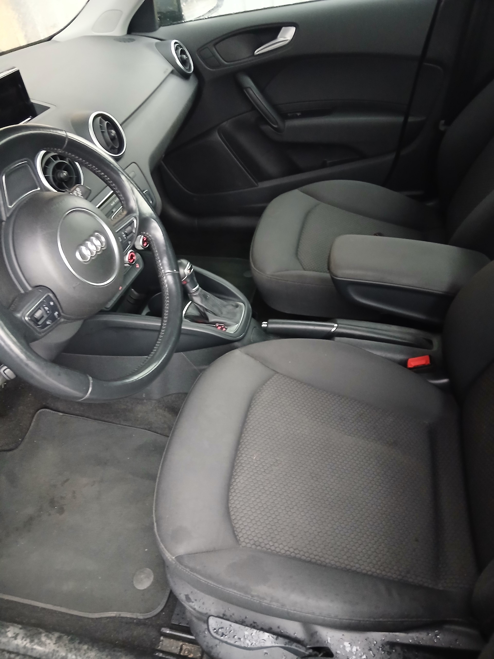 AUDI A1 Sportback 1.0 TFSI S-tronic-image-6