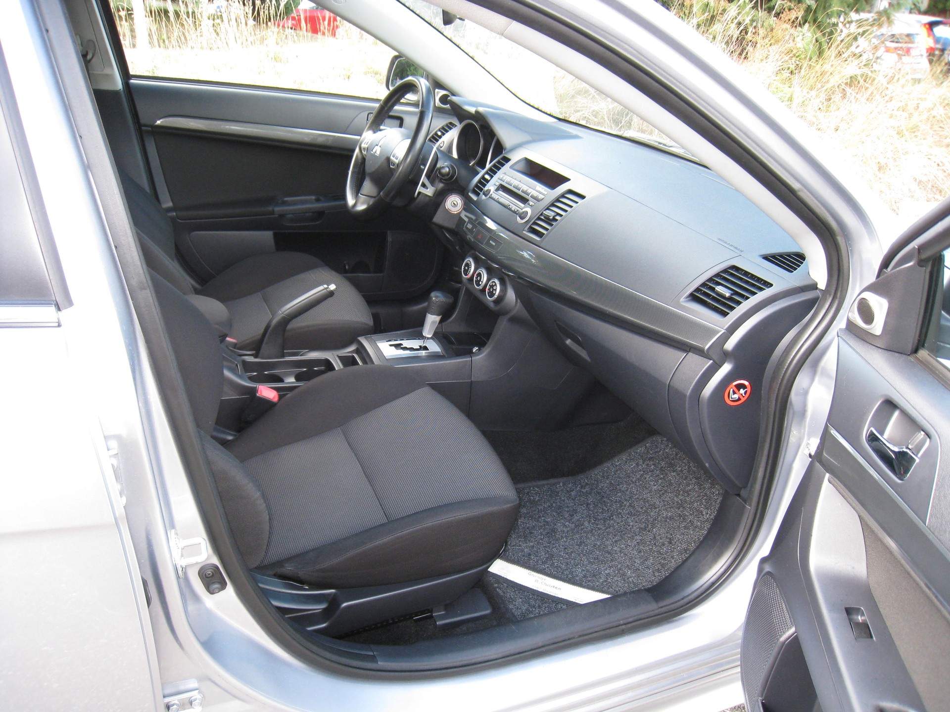 MITSUBISHI Lancer 1.8 Intense CVT-image-8