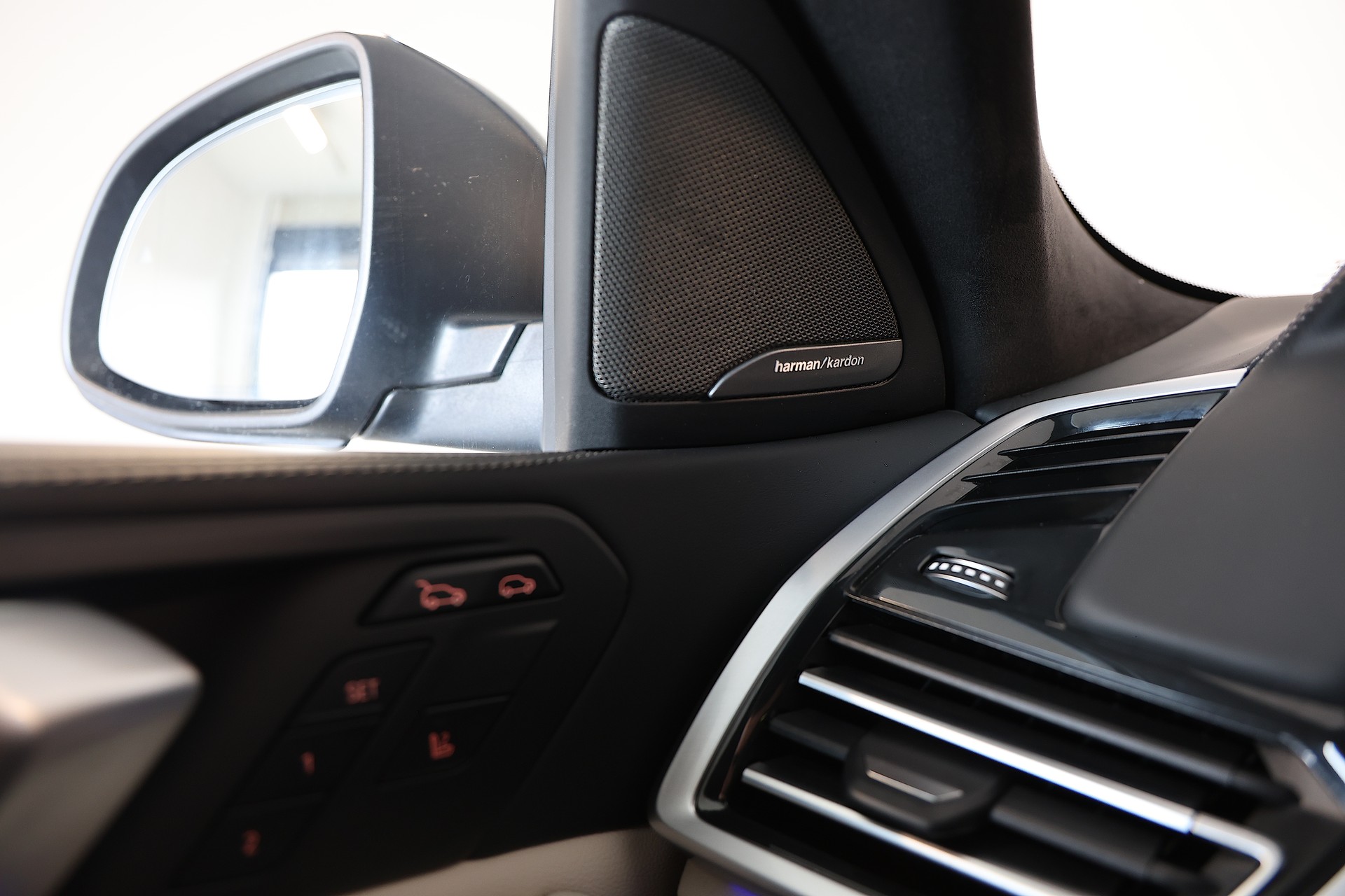 BMW X6 30d M-Sport xDrive-image-17
