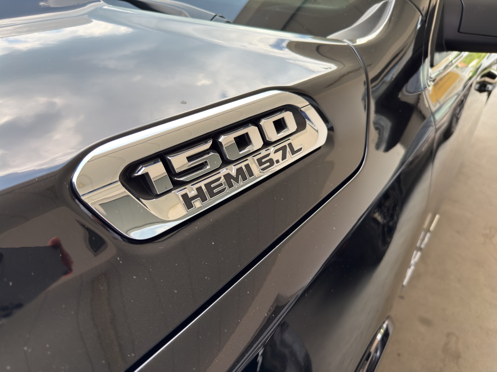 DODGE 1500 5.7 HEMI V8 Crew Cab Longhorn-image-12