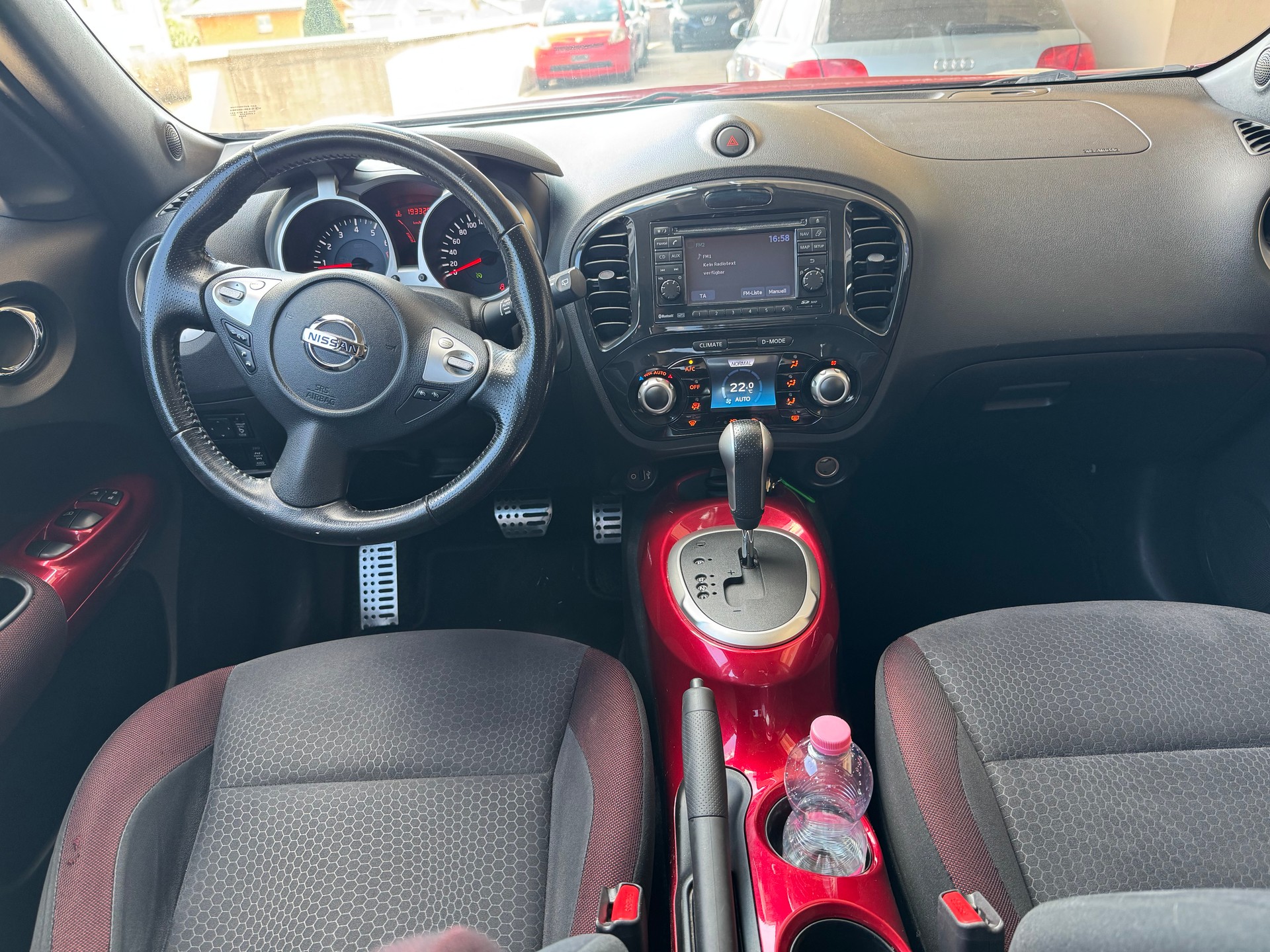 NISSAN Juke 1.6 DIG-T tekna 4x4 Xtronic M-CVT-image-8
