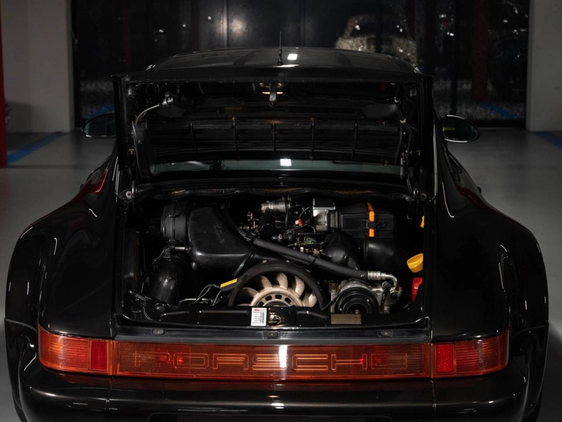 PORSCHE 911 Carrera 4 Coupé Turbo-Look-image-18