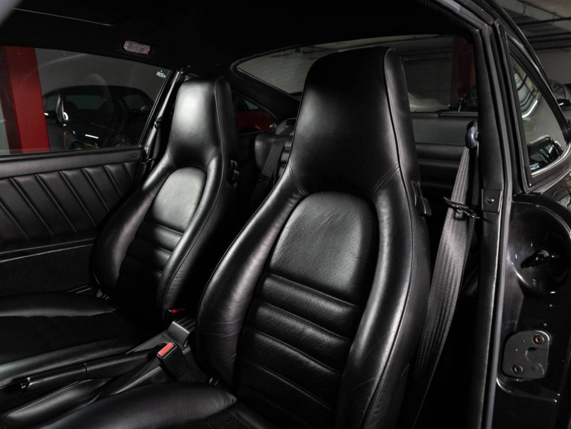 PORSCHE 911 Carrera 4 Coupé Turbo-Look-image-14